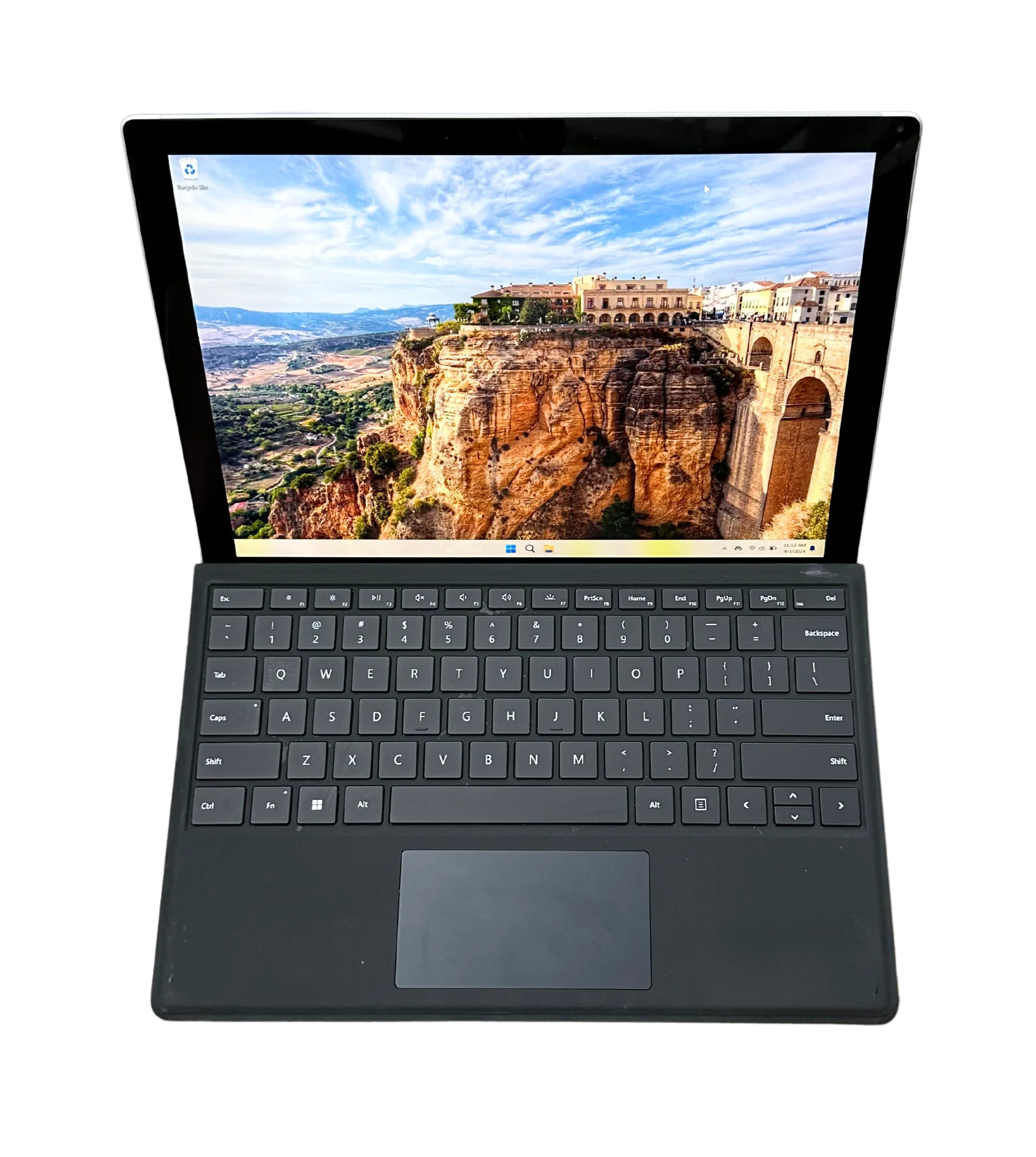 Microsoft Surface Pro 7   W/ Keyboard