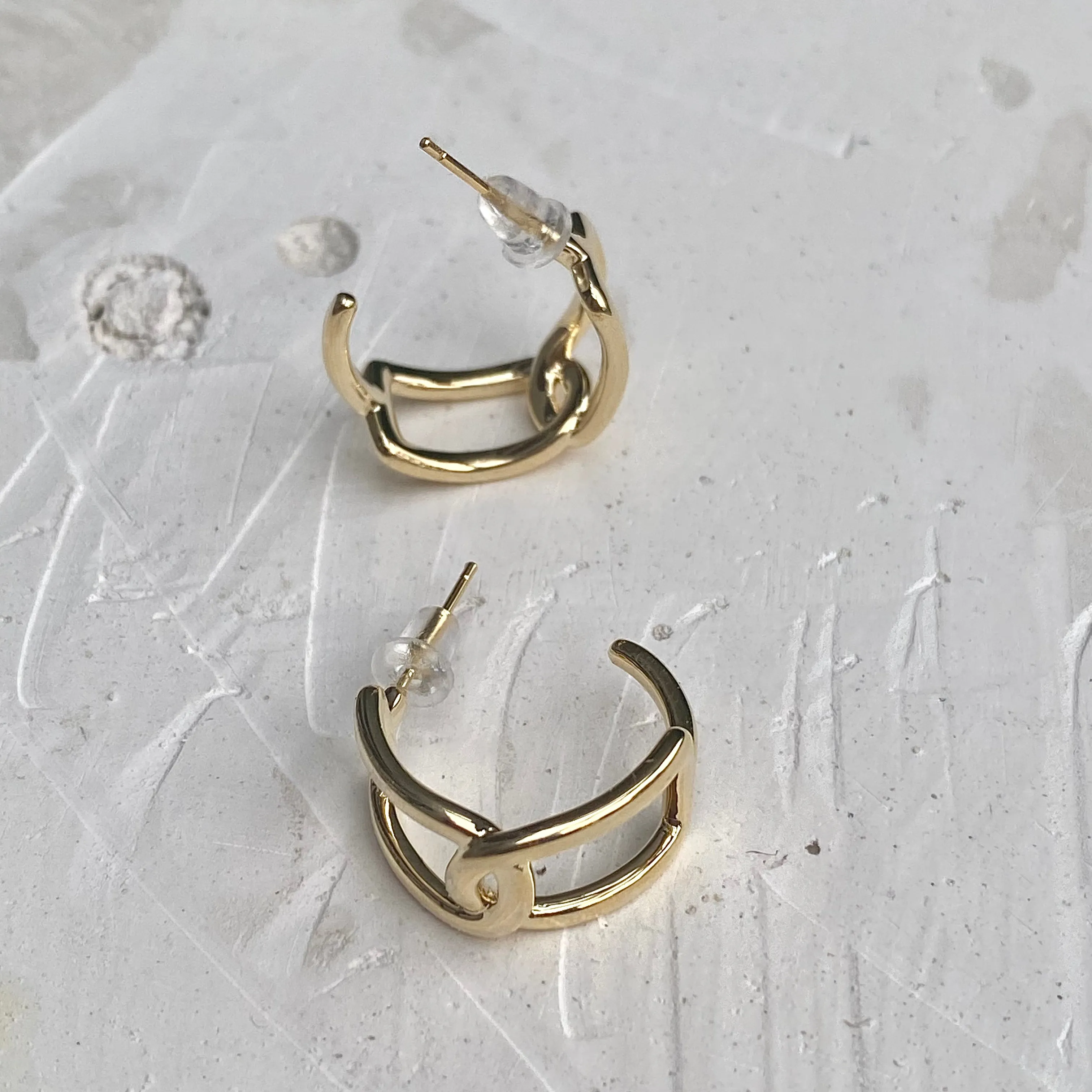 Round linked Hoops