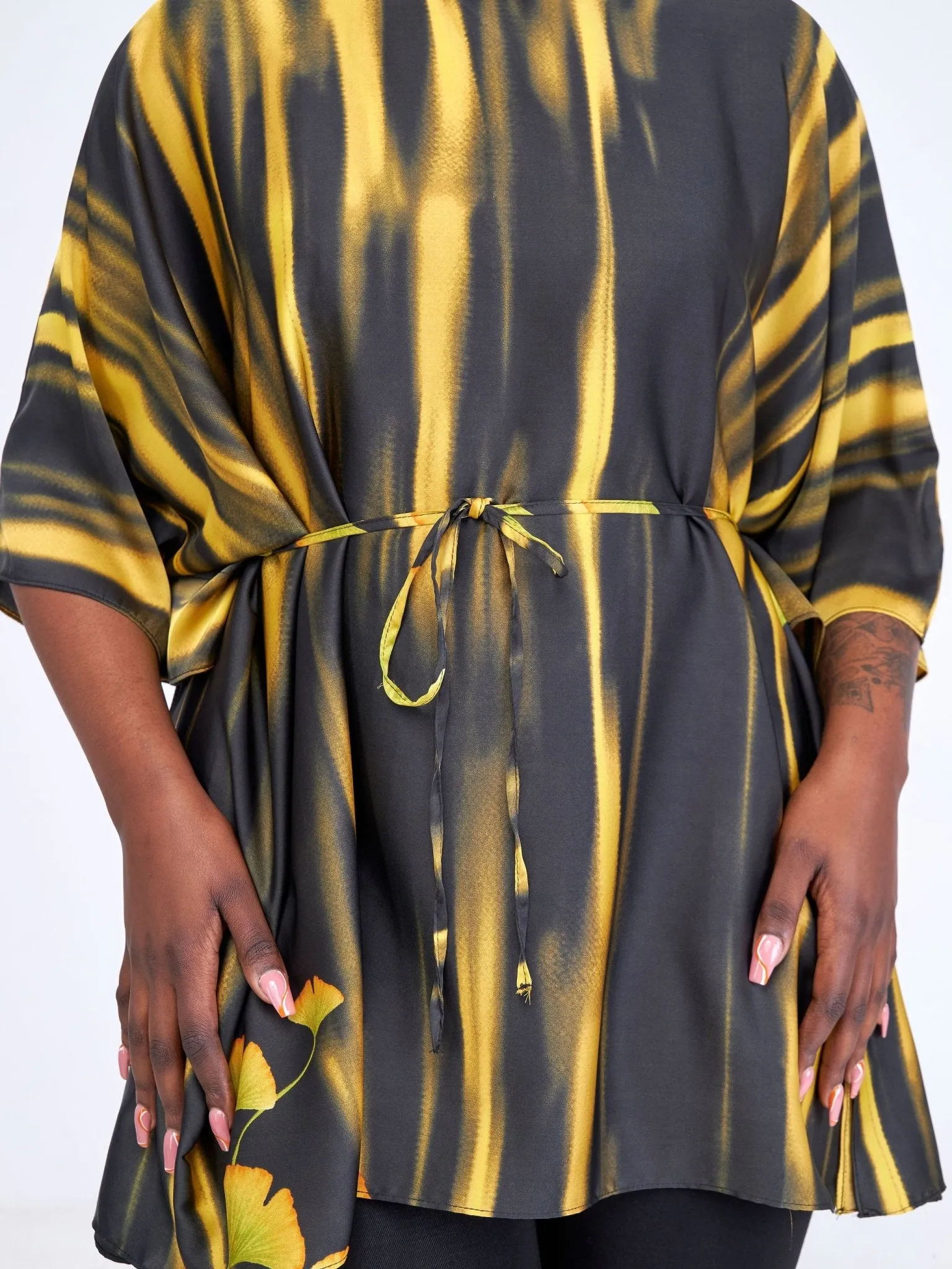 Vivo Jamila Kaftan Top - Black / Yellow Print